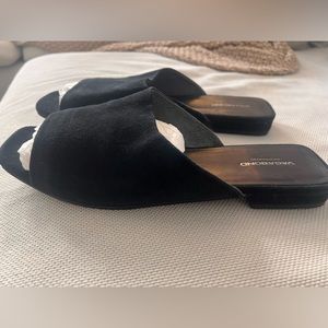 Vagabond Black Suede Slide. Size 9 (39). Barely worn